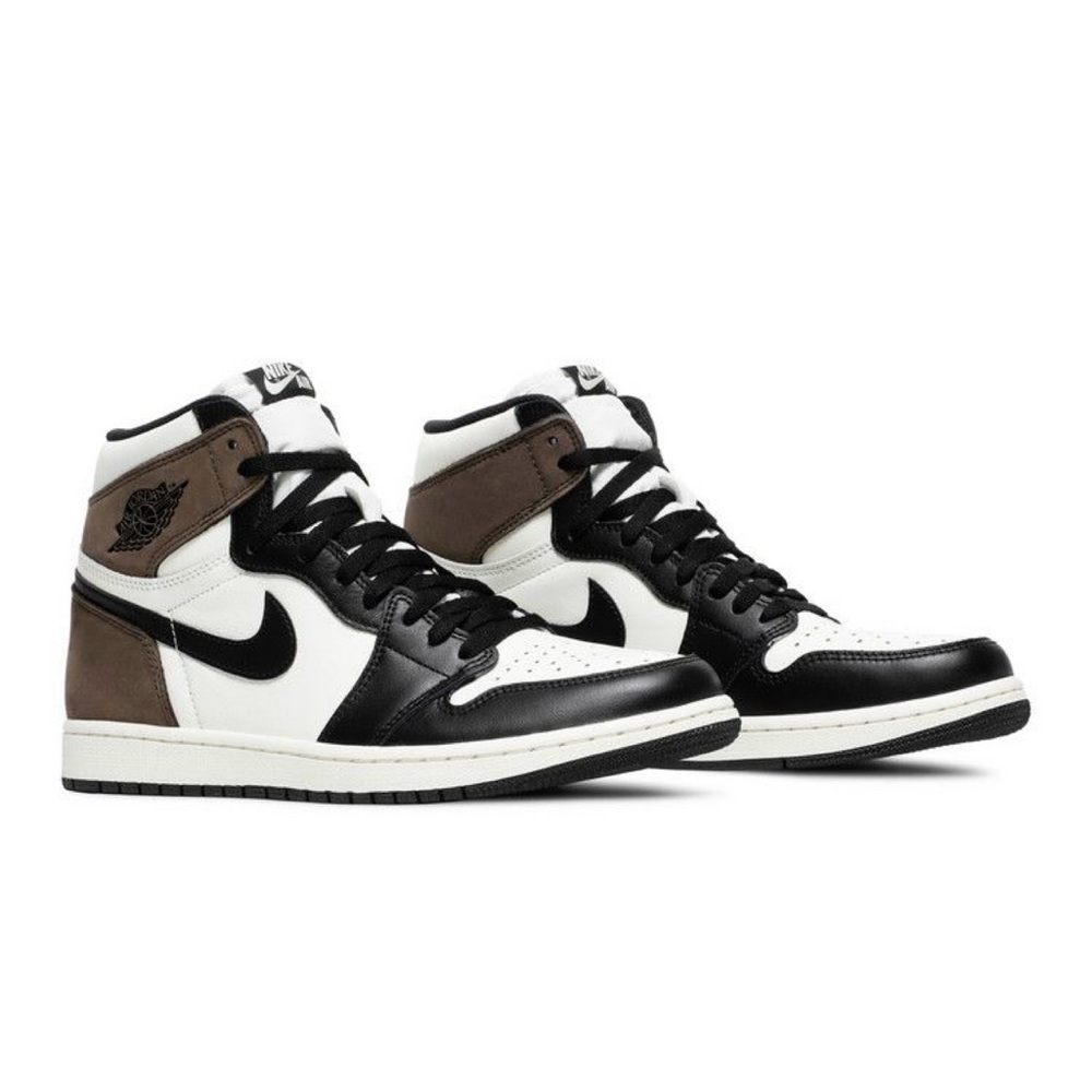Nike Air Jordan 1 Retro High OG Mochas size 5